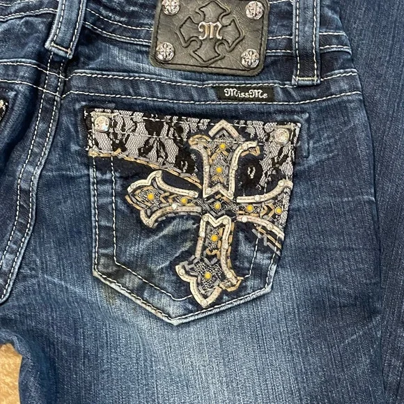 Miss Me Dark Blue Boot Cut Jeans with Embellished Pockets Size 28 - Picture 2 of 13